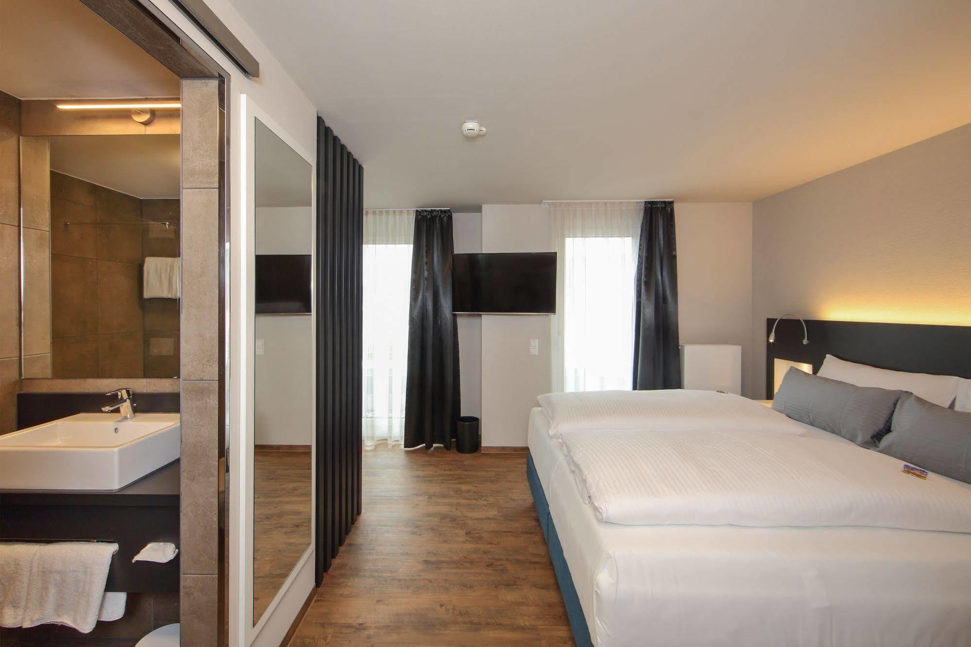 Design & Lifestyle Hotel Estilo Aalen Exterior photo